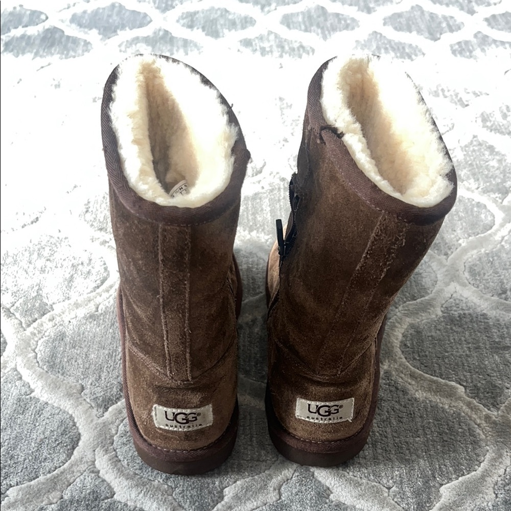 Girls🤎UGG Chestnut Shearling Boots